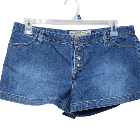 American Eagle Outfitters Pants - American Eagle Ladies Shorts sz 14
